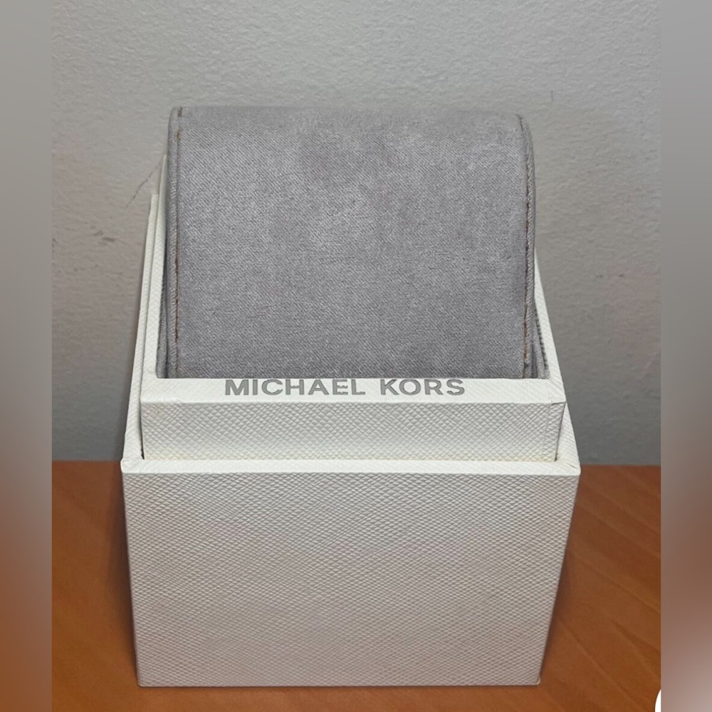 Michael  Kors box